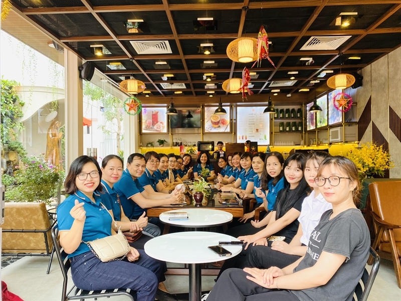 Cuộc Họp Giao Ban Đầu Tuần Tại Quán Cafe As - Đầy Năng Lượng và Vui Tươi của các thành viên THtax 